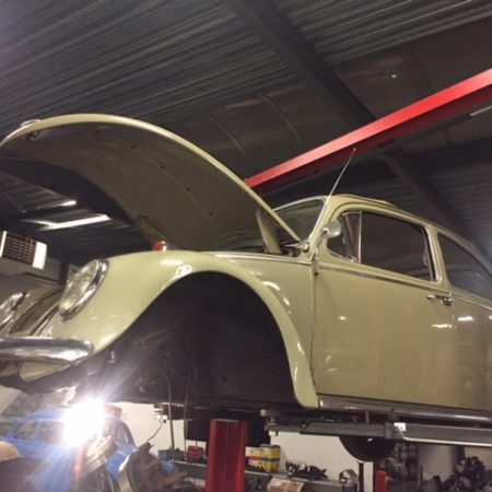 Remplacement d’un train avant soudé au nez de châssis d’une Cox de 1966